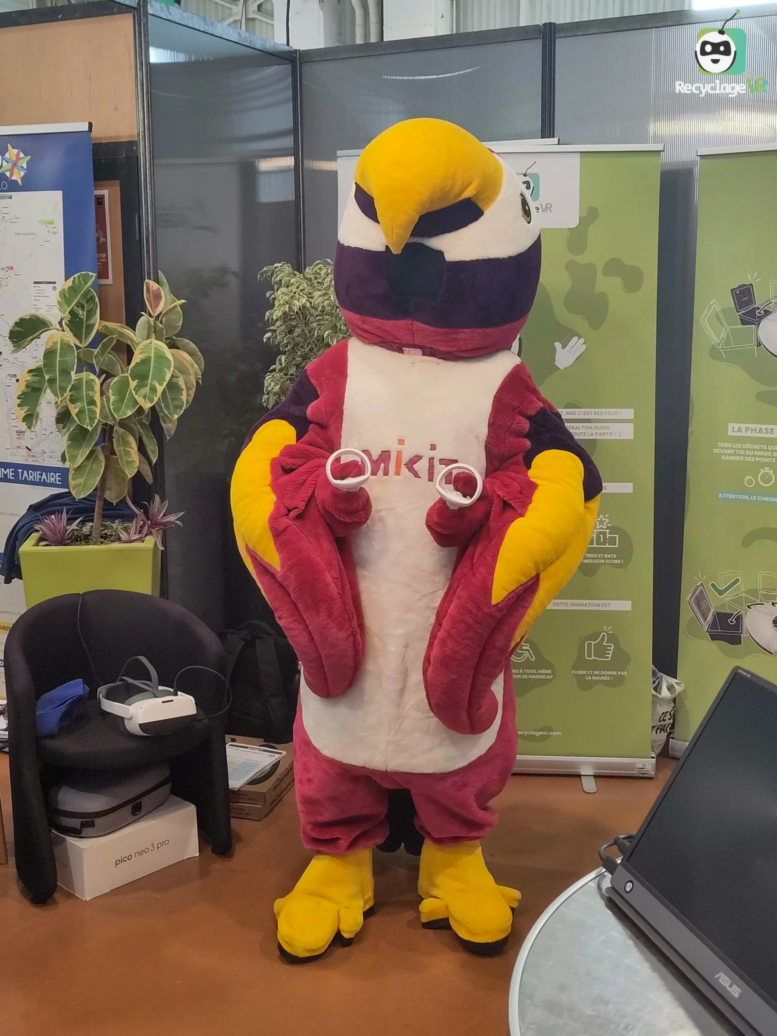 RecyclageVR — Agen The Agen fair mascot at the RecyclageVR stand in 2023