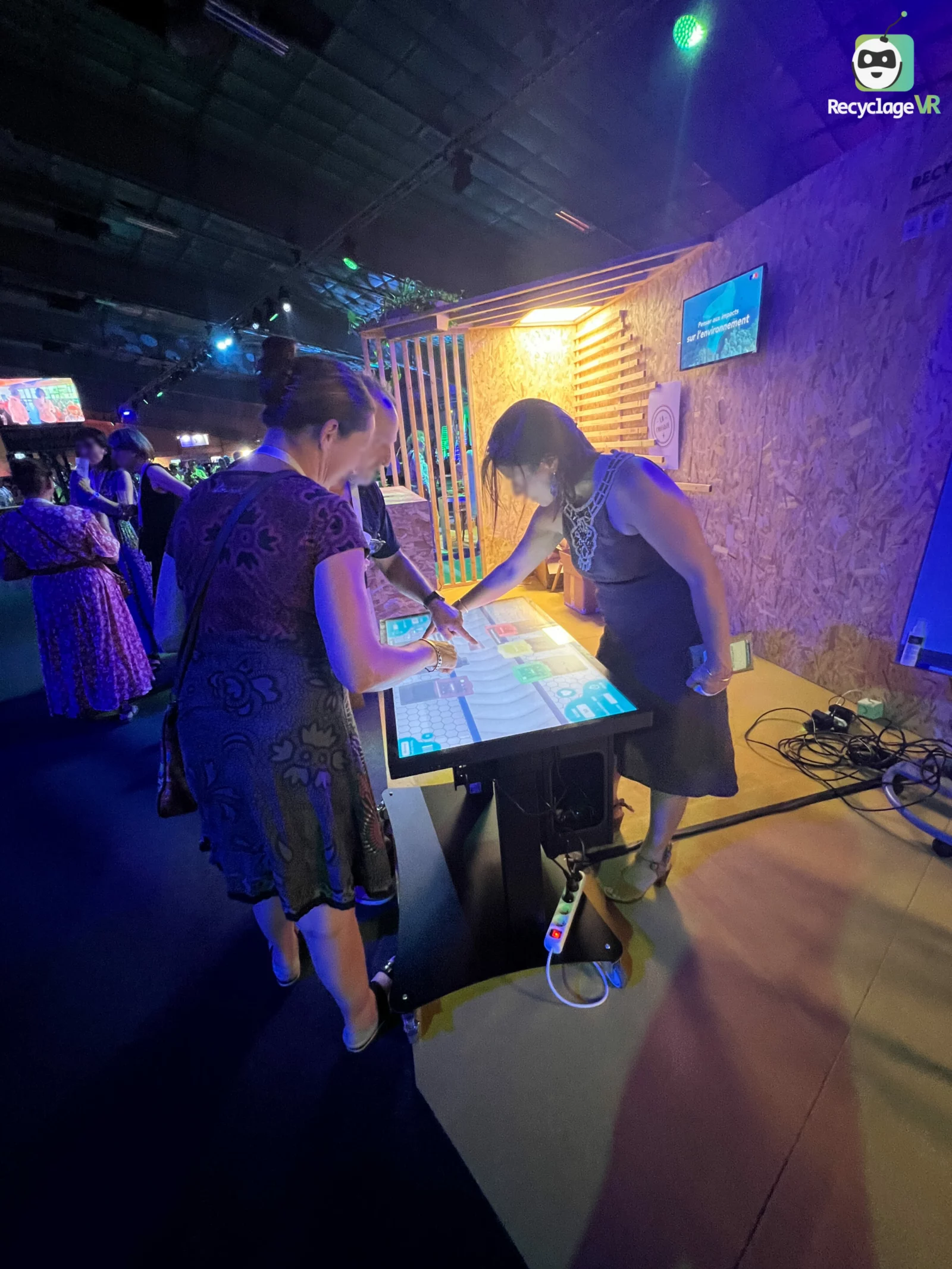 RecyclageVR — Crédit agricole RecyclageVR touchscreen table at a Crédit Agricole CSR evening