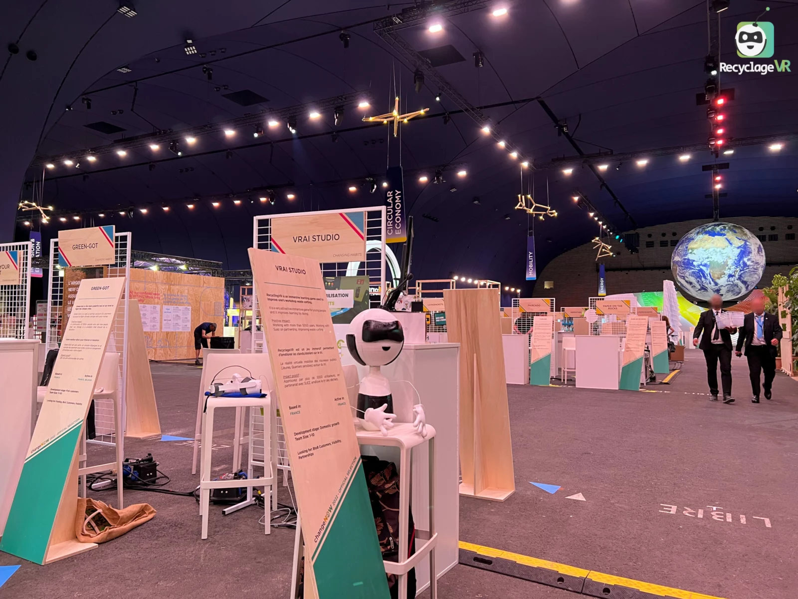RecyclageVR — ChangeNow RecyclageVR stand with the Recyclo robot at ChangeNOW 2022